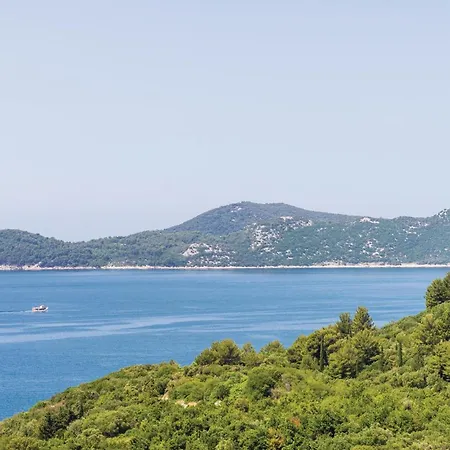 3 Bedroom Beautiful Apartment In Orasac Orasac