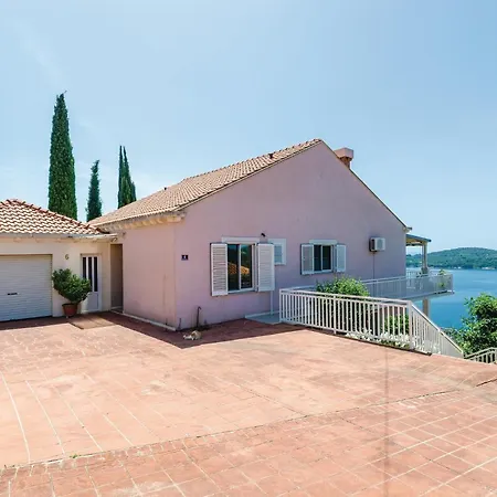 Na Krstu I Apartamento