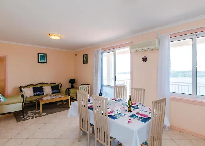 Na Krstu I Apartmán Orasac